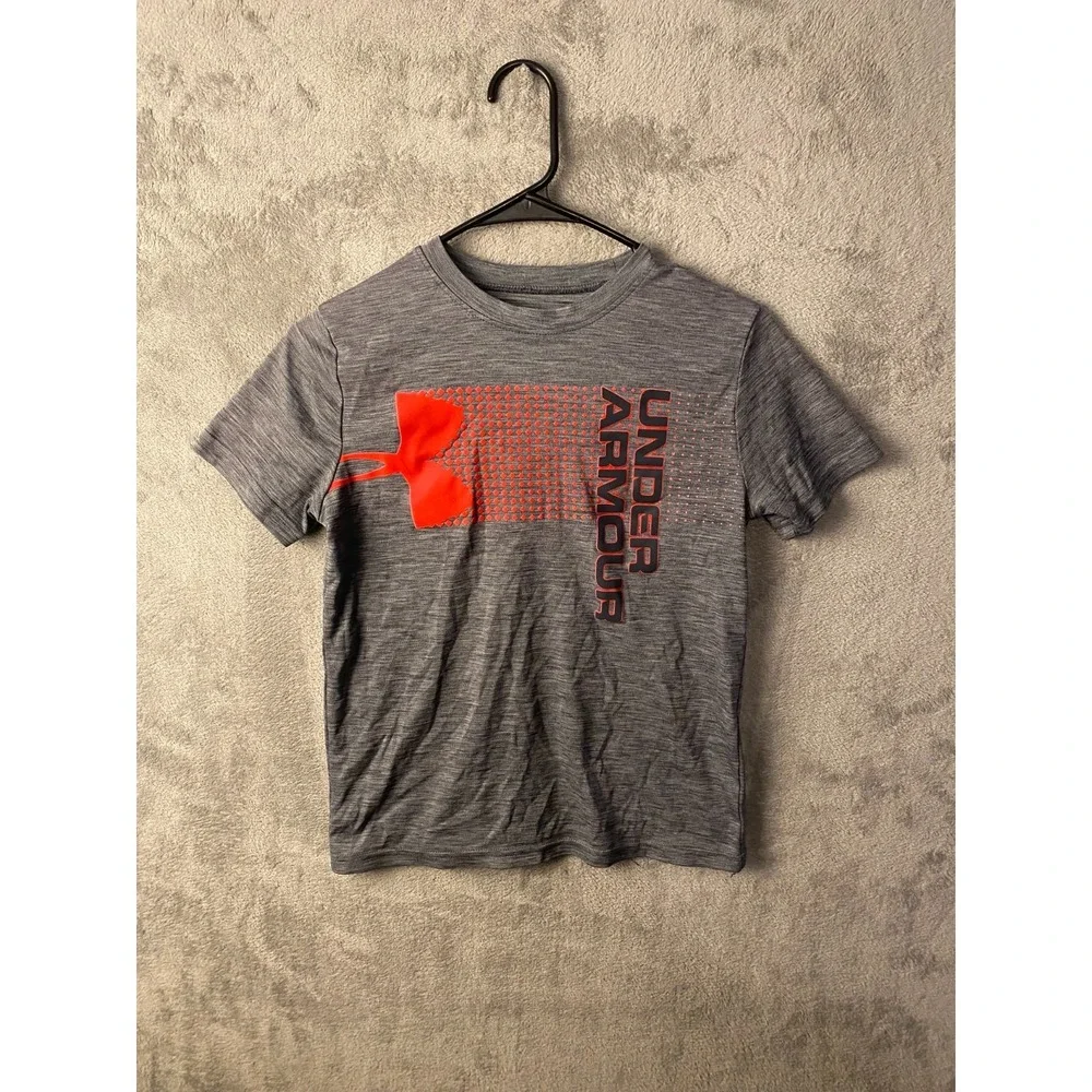 Under Armour HeatGear T Shirt Youth M Gray Red Logo Athletic Short Sleeve